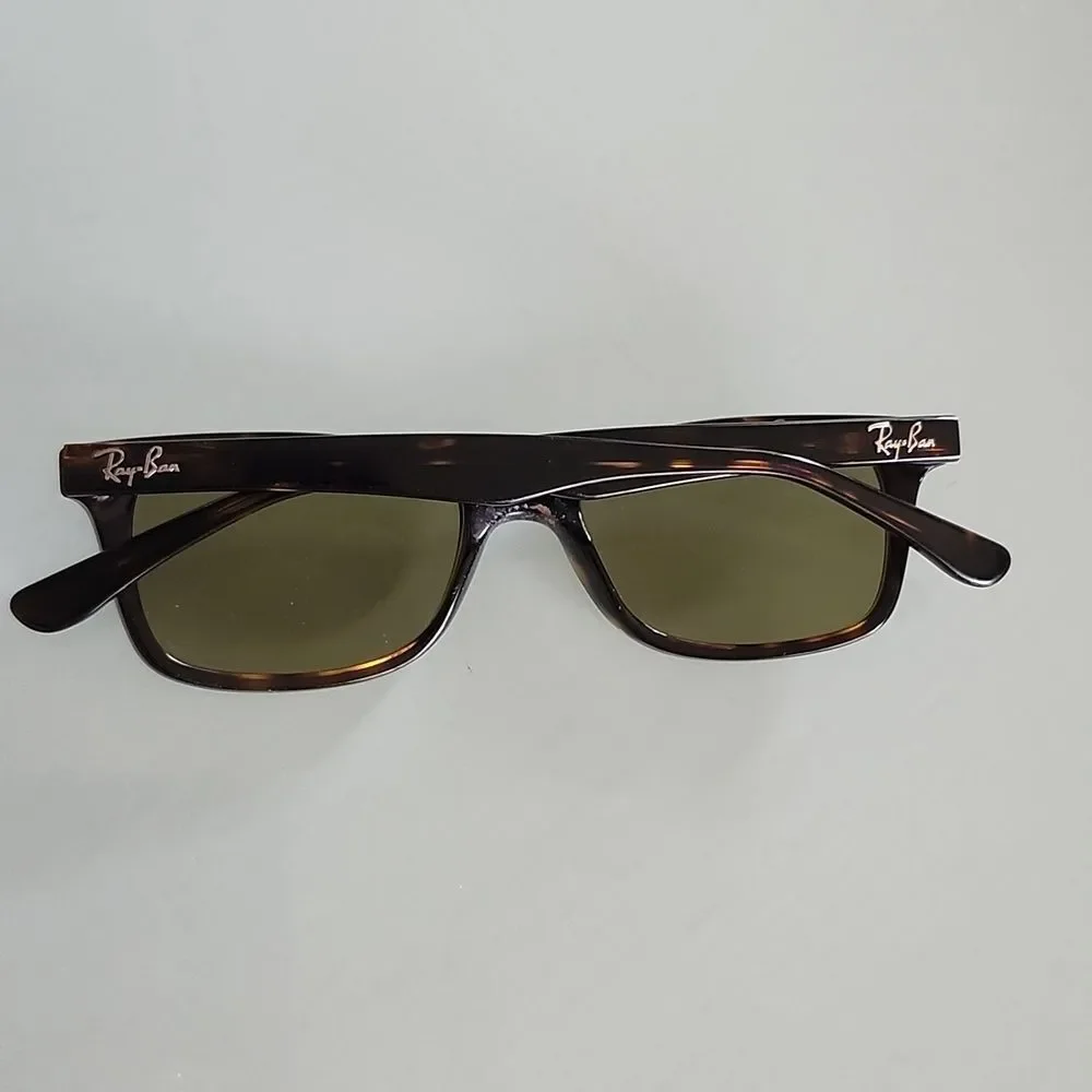Ray-Ban tortoiseshell glasses